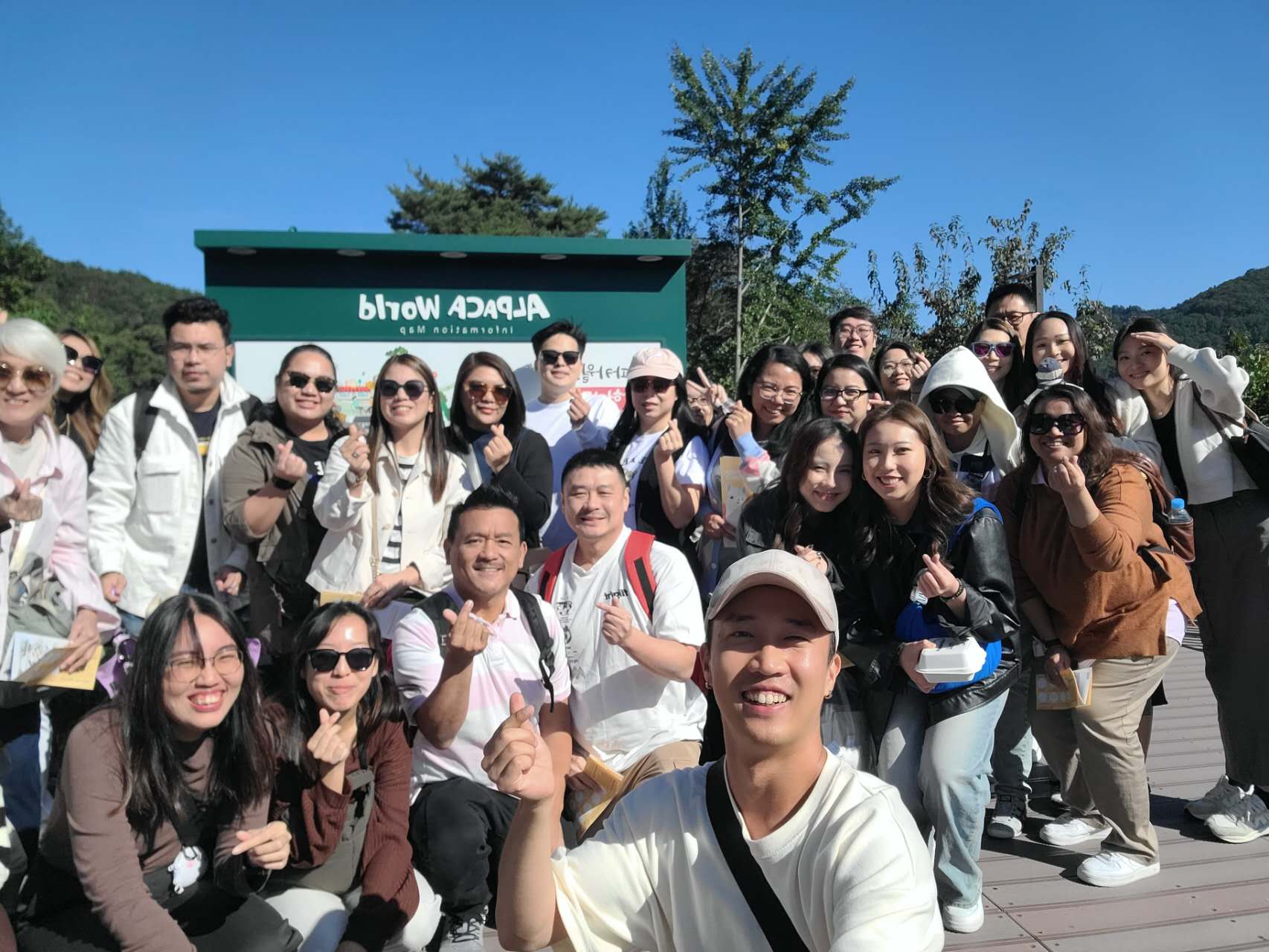 Multilingual customer support team