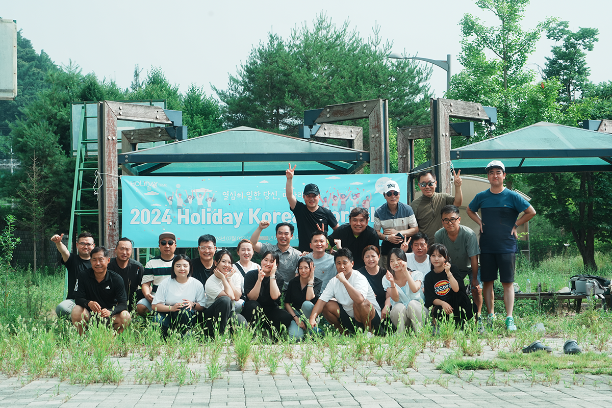 In-house multilingual guide team
